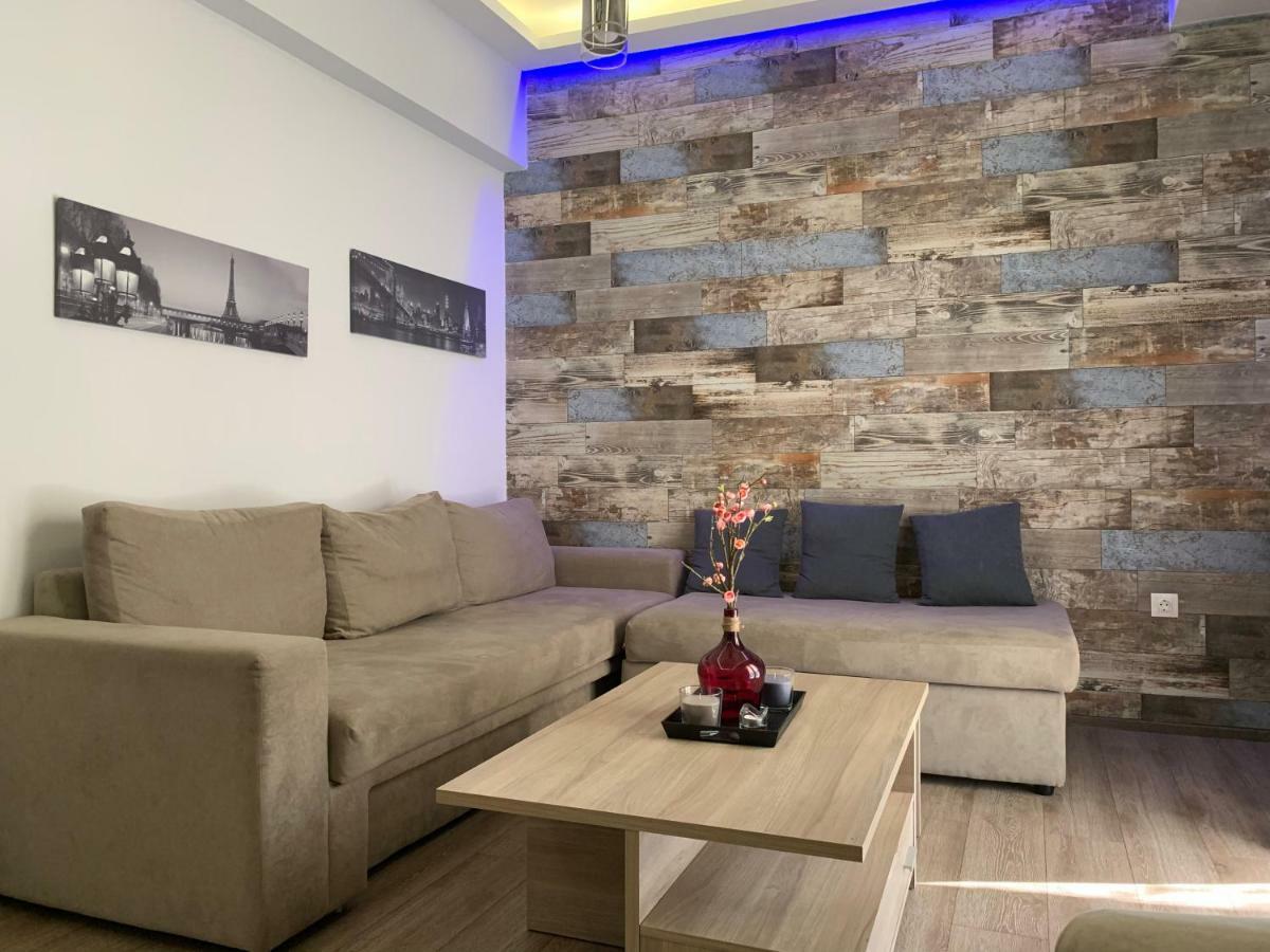 אתונה Real Central New Flat - 1' To Metro - Direct Acropolis,Pireus - Best Heating And Cooling System מראה חיצוני תמונה